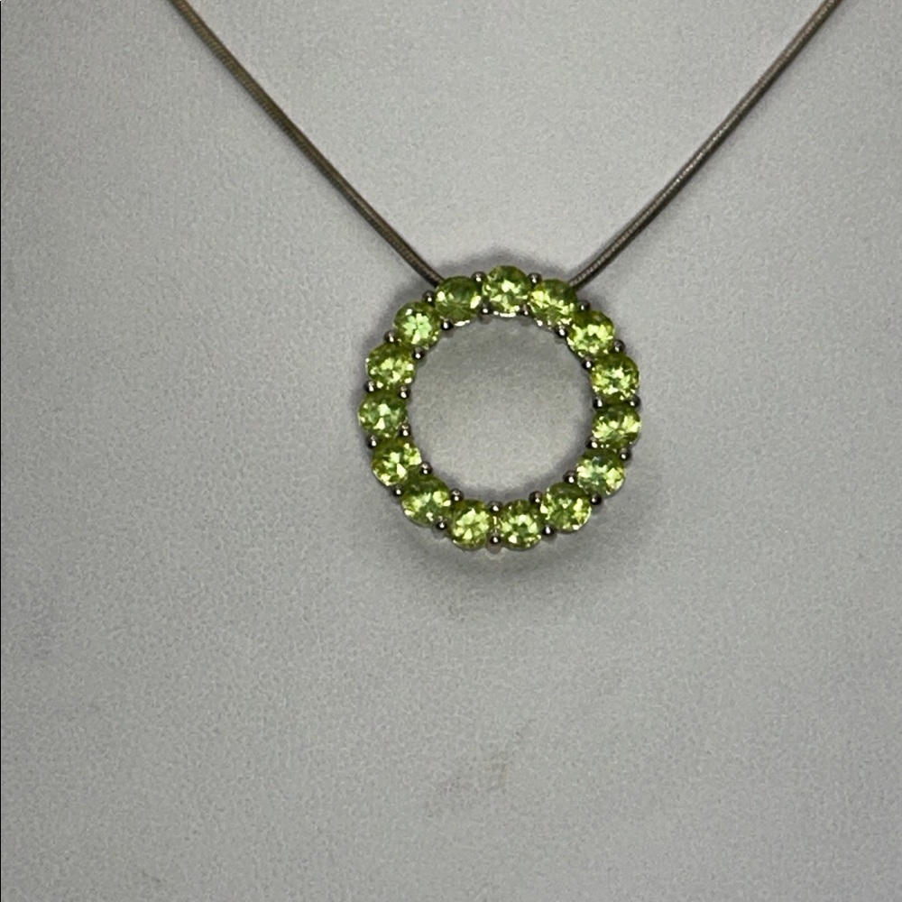 NWOT NYC 11 Genuine Peridot Gemstone Circle Sterling Silver Designer Necklace